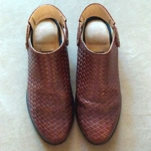 Ariat Basket Weave Brown Leather Convertible Slip On Mules 94024
